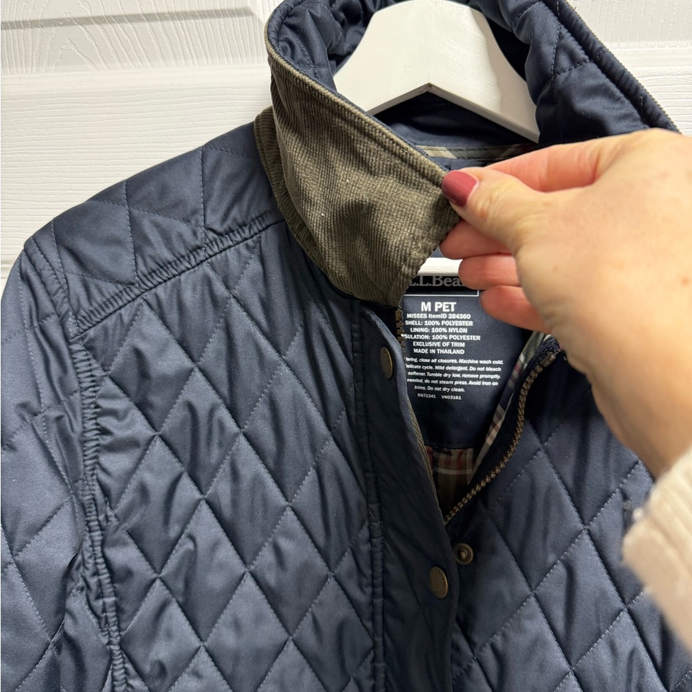 L.L. Bean Women's Dark Blue Quilted Utility Jacket - Picture 5 of 7